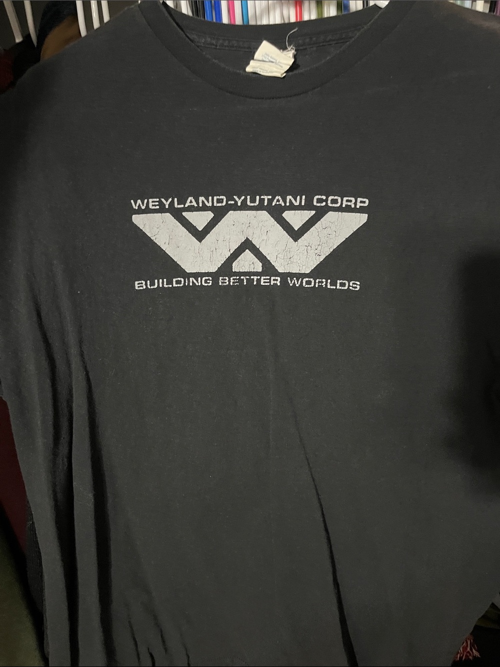 Weyland Corporation aliens franchise